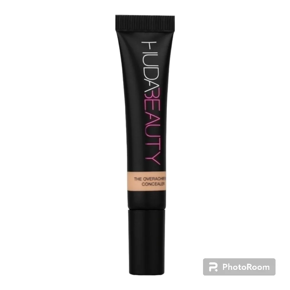 Huda Beauty The overachiever concealer